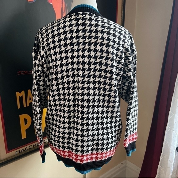 BEST American Clothing Company Vintage Black White Red Blue Houndstooth Sweater - Picture 2 of 12